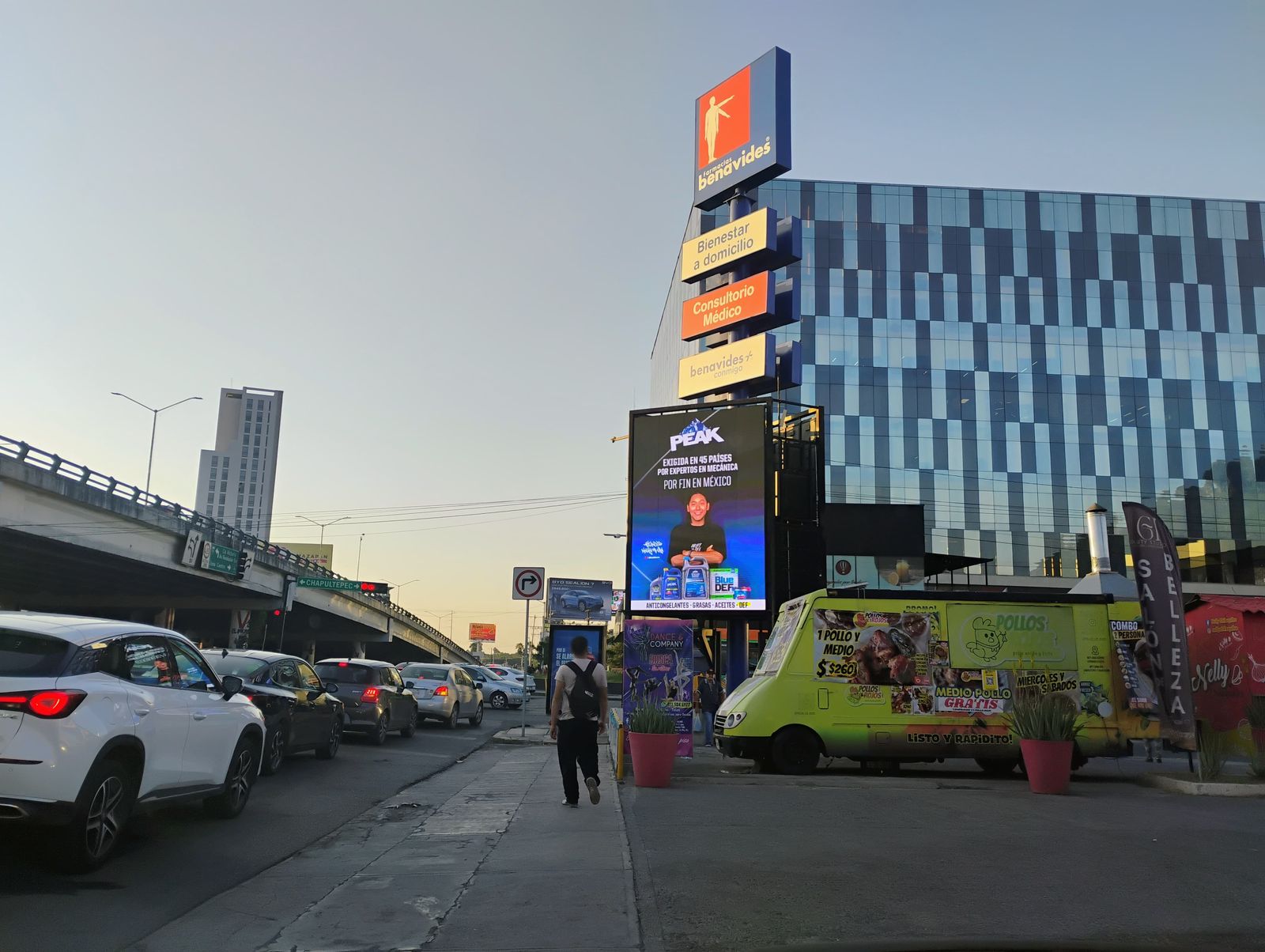 Av. Revolución billboard